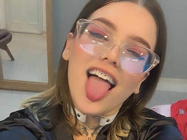 KimSummer - Live porn &amp; sex cam - 19668978