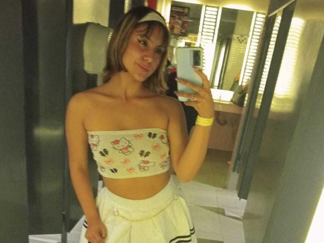 SaraRouse - Live sex cam - 19670302