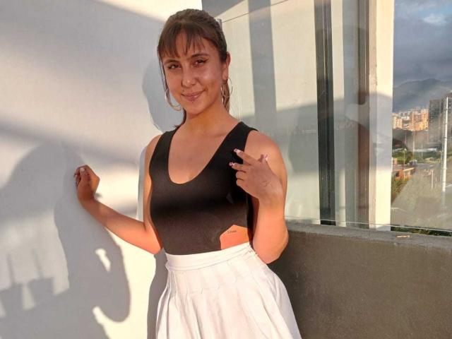 SaraRouse - Live sex cam - 19670322