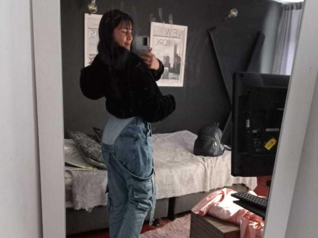 SaraRouse - Élő pornó és szexkamera - 19670842