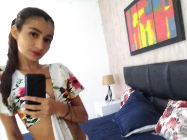 EvaMontessori - Live porn &amp; sex cam - 19677422