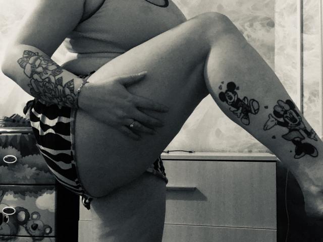 KellyWatts - Live porn &amp; sex cam - 19682510