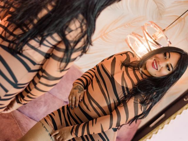 NoemiCami - Live porn &amp; sex cam - 19683422