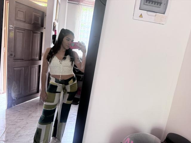 SharonKlart - Live Sex Cam - 19687594