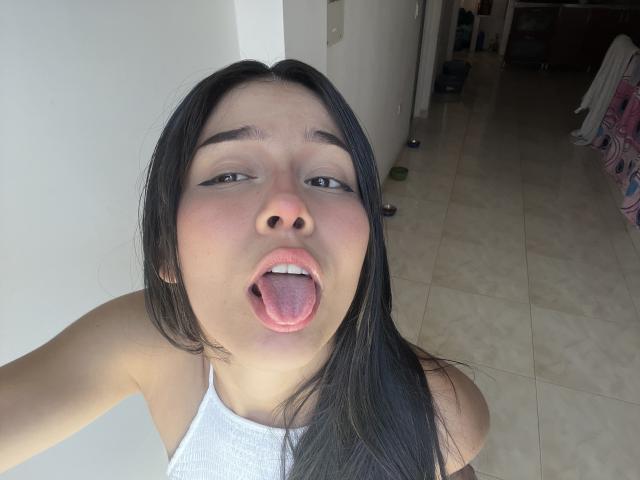 DeisyWest - Live porn &amp; sex cam - 19692266
