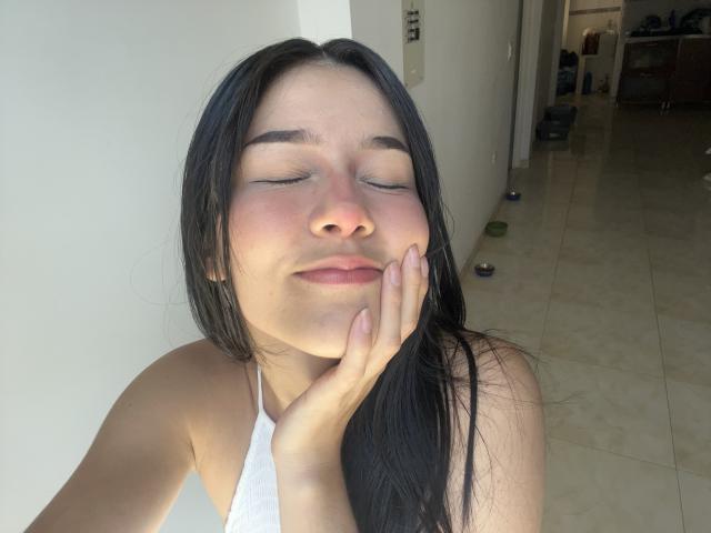 DeisyWest - Live porn &amp; sex cam - 19692270