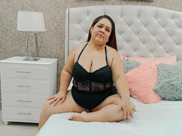 LuciaAndrade - сексуальная веб-камера в реальном времени - 19692710