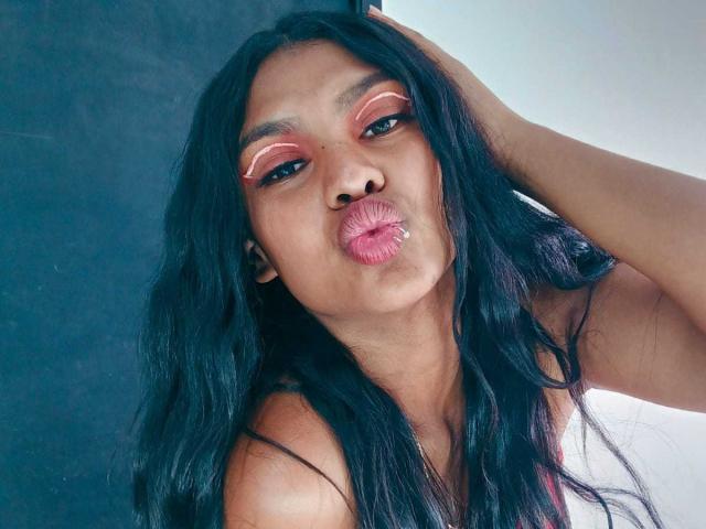 EmmaRiicco - сексуальная веб-камера в реальном времени - 19695006