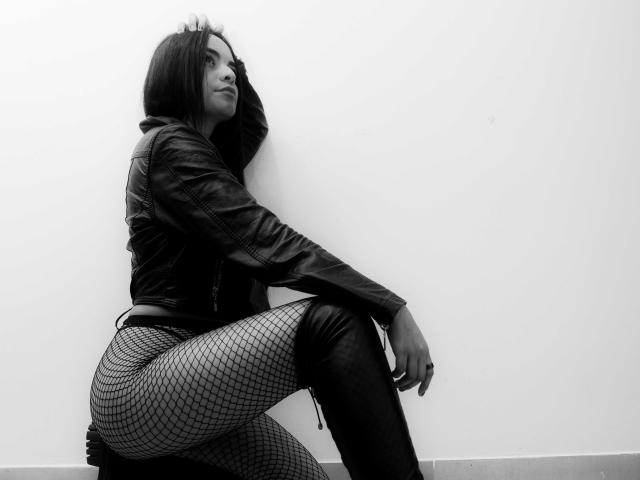 ScarlettHottie69 - Live porn &amp; sex cam - 19699866