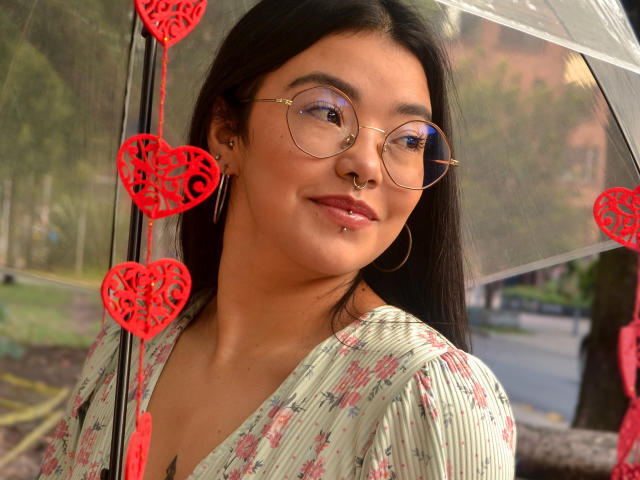 EmmaRuiz - Live porn &amp; sex cam - 19701766