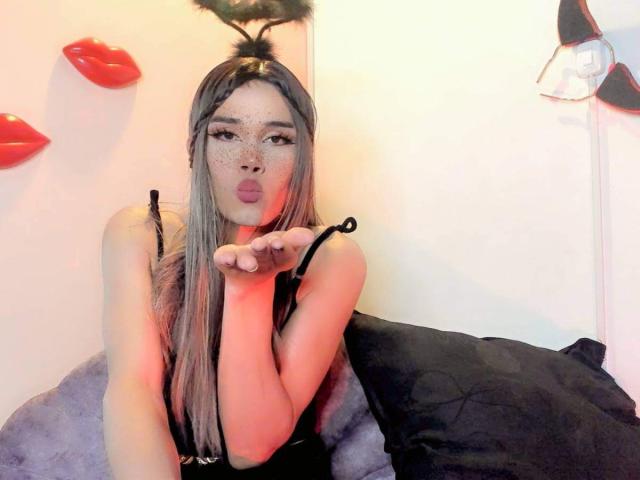 NahomyCollinss - Live porn &amp; sex cam - 19720270