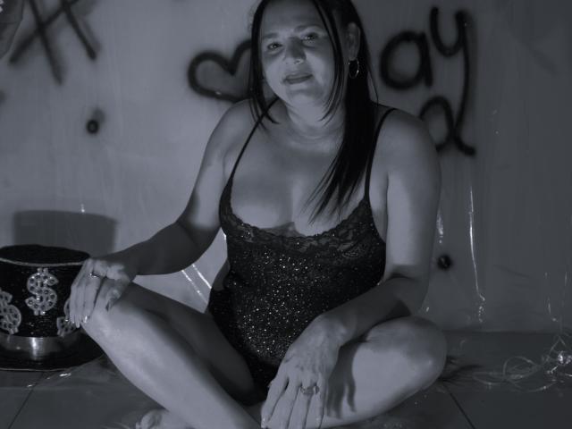 LeeslyStar - Live porn &amp; sex cam - 19727902