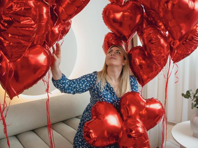 SofiaLux - Live porn &amp; sex cam - 19732058