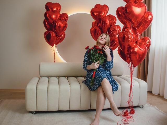 SofiaLux - Live porn &amp; sex cam - 19732078