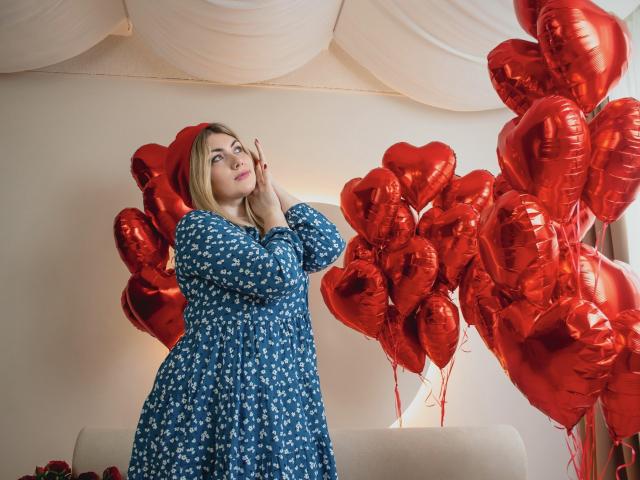 SofiaLux - Live sex cam - 19732138