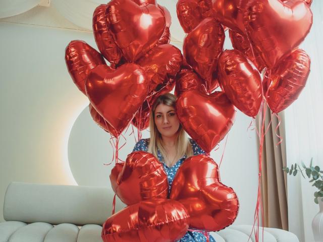 SofiaLux - Live porn &amp; sex cam - 19732170