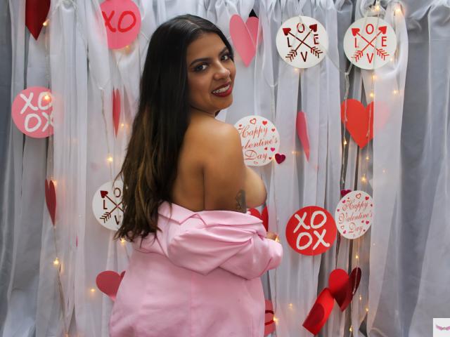 AdelaMills - Live porn &amp; sex cam - 19732930