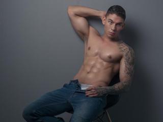 CodyAndersen - Live porn &amp; sex cam - 19738778