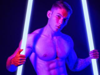 CodyAndersen - Live porn &amp; sex cam - 19738818