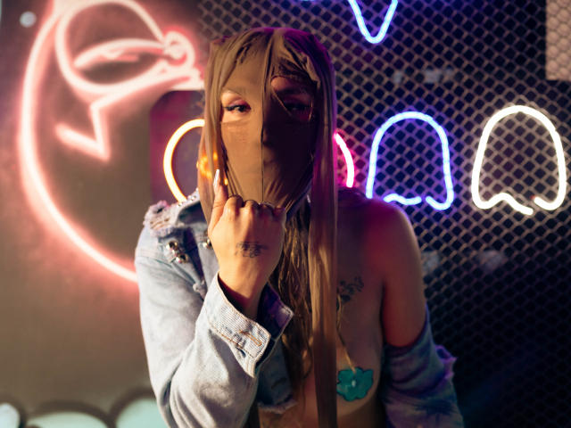 GeraldineSuaan - Live porn &amp; sex cam - 19739562