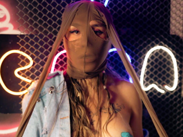 GeraldineSuaan - сексуальная веб-камера в реальном времени - 19739574