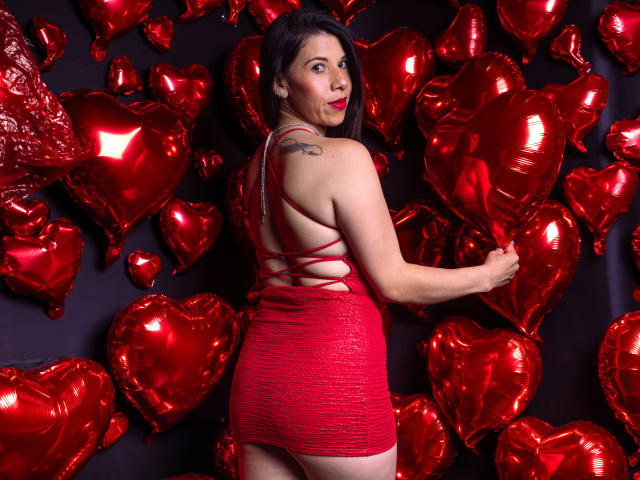 LauraaVelez - Live porno og sexkamera - 19740950