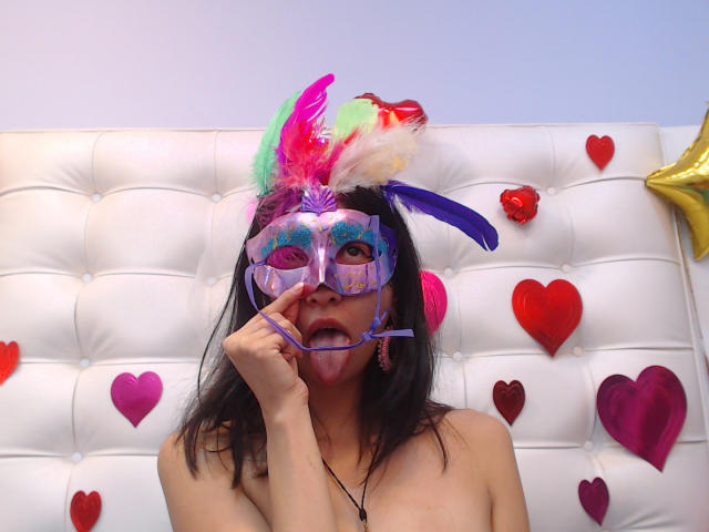 AlishaJames - сексуальная веб-камера в реальном времени - 19741338