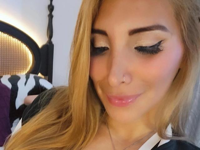 Stephaniez - Live porn &amp; sex cam - 19744962