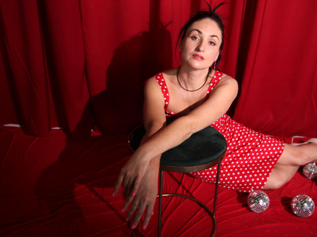 StefanaHart - פורנו בשידור חי ומצלמת סקס - 19750146