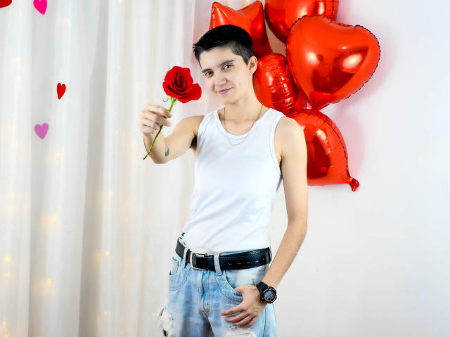 AronRox69 - Live porn &amp; sex cam - 19750634