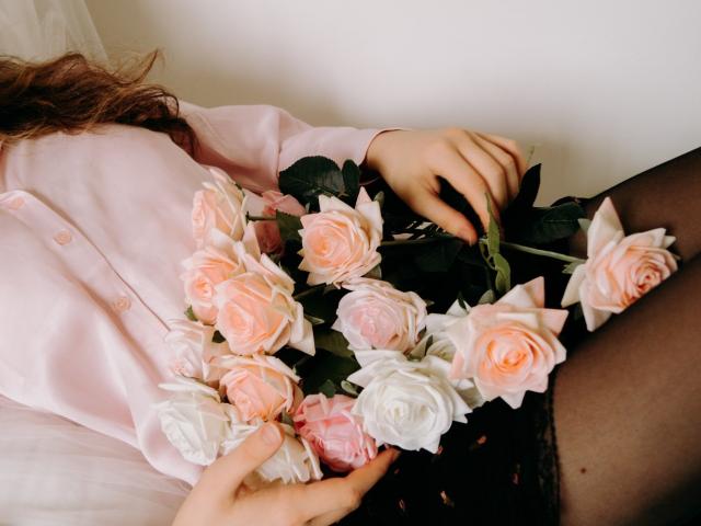 TinaRedly - פורנו בשידור חי ומצלמת סקס - 19754658