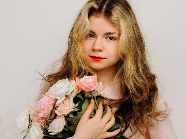 TinaRedly - Élő pornó és szexkamera - 19755002