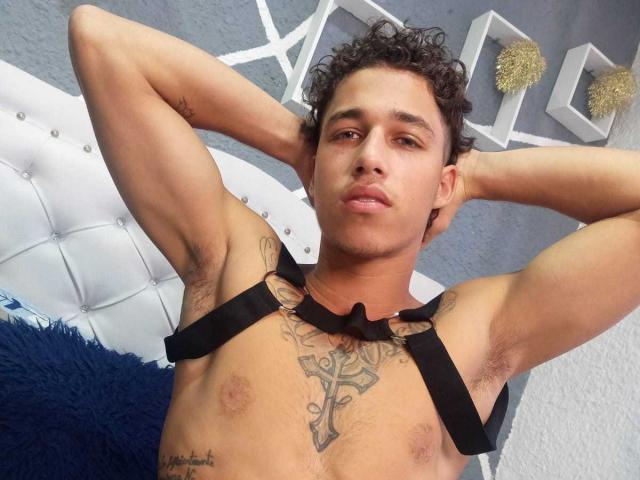 JackWilliam - Live sex cam - 19772618