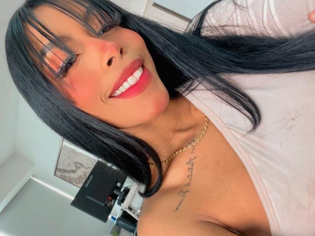 FiorellaBossh - Élő pornó és szexkamera - 19777478