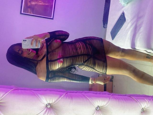 FiorellaBossh - Live porn &amp; sex cam - 19777490