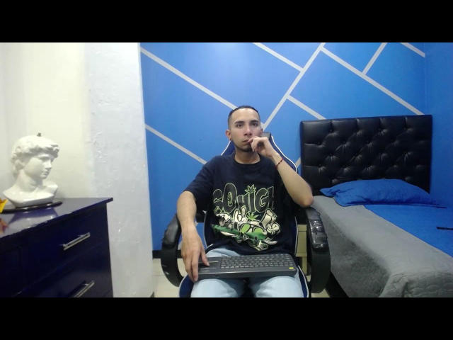 CamiloHot69 - Live porn &amp; sex cam - 19784090