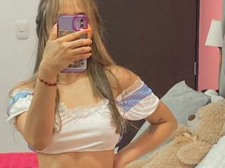 KloeCollins - Live porn &amp; sex cam - 19784222