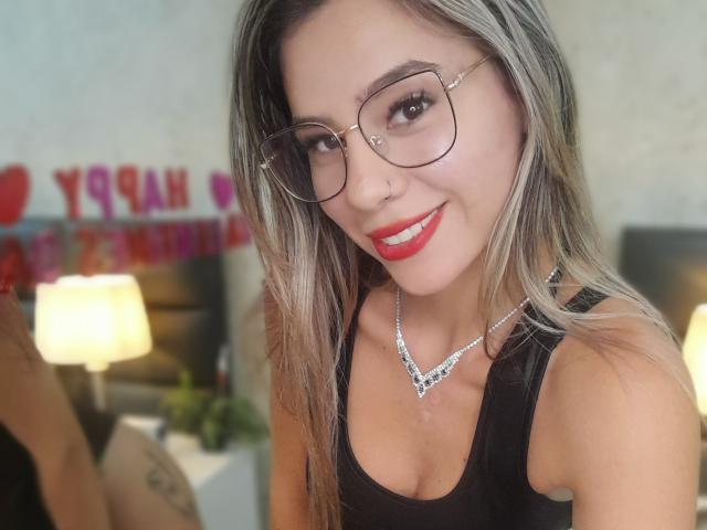 RileySweet - Live porn &amp; sex cam - 19784286