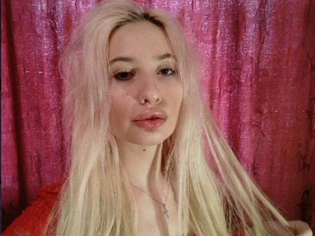 ElzaKom - Live porn &amp; sex cam - 19786910