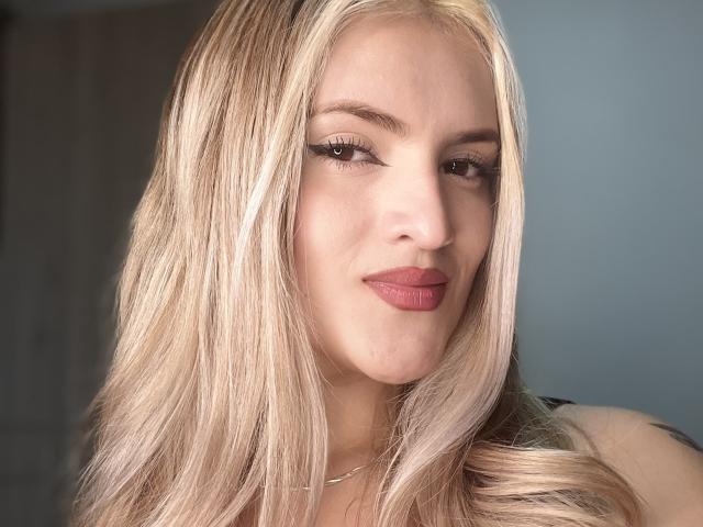 FiorellaStrong - Porno na żywo i seks kamera - 19789414