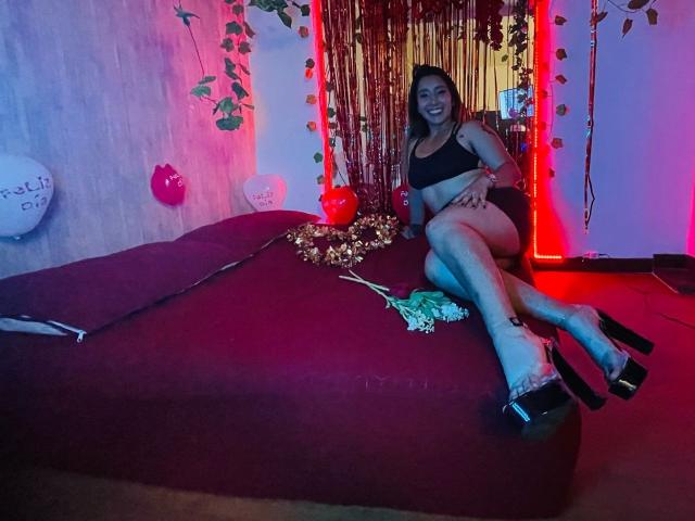 NinaSantos - Live porn &amp; sex cam - 19792662