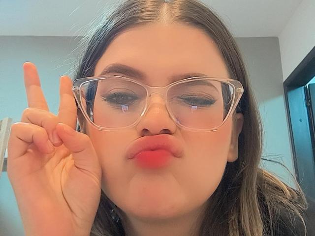 KimSummer - Live sex cam - 19796638