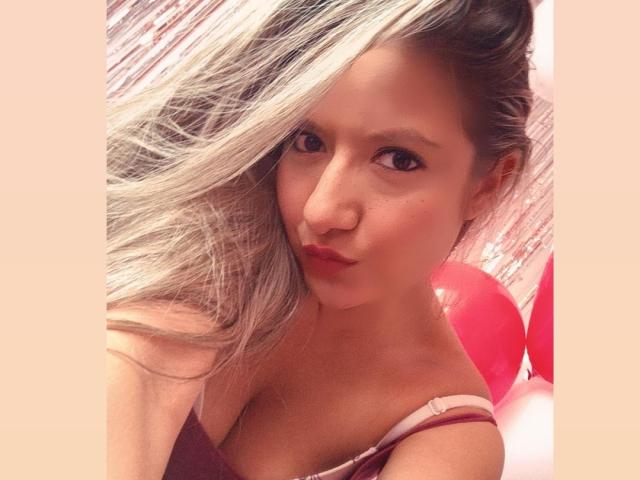 ValeriaHunter69 - Live sex cam - 19801758