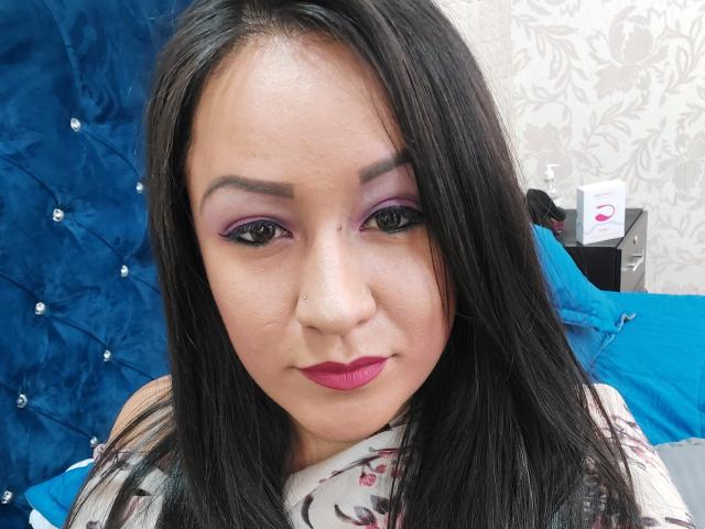 LucianaDiazz - Live porn &amp; sex cam - 19811810