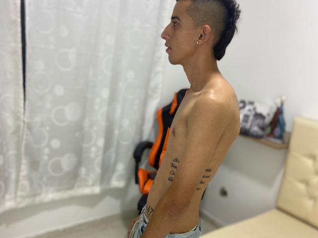 JhonnyHanks - Live porn &amp; sex cam - 19816202