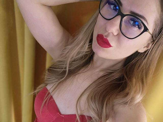 ErikaMonero - Live porn &amp; sex cam - 19817902