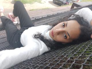 MoniqueCurlz - Live sex cam - 19818118