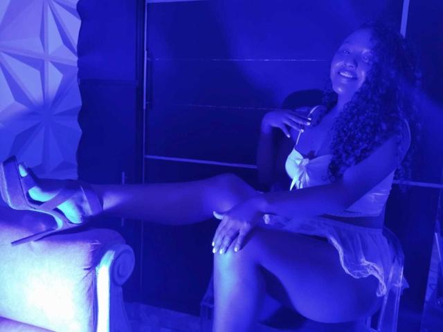 AntonellaOwens - Live porn &amp; sex cam - 19821786