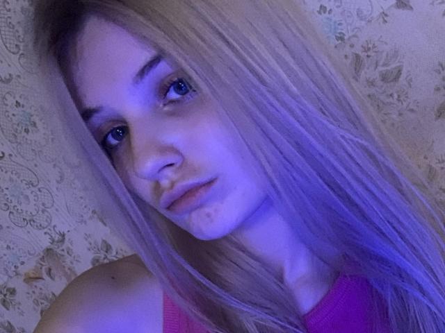 WinterSylvia - Live porn &amp; sex cam - 19830810