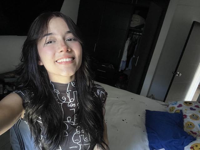 DeisyWest - פורנו בשידור חי ומצלמת סקס - 19837326